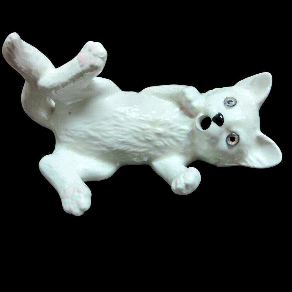 RARE? Vintage PAT'S CRITTERS White Cat Kitten Lying Down Figurine 7.5" Long